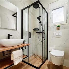 6 bedroom villa with heated pool near Omis, sleeps 12